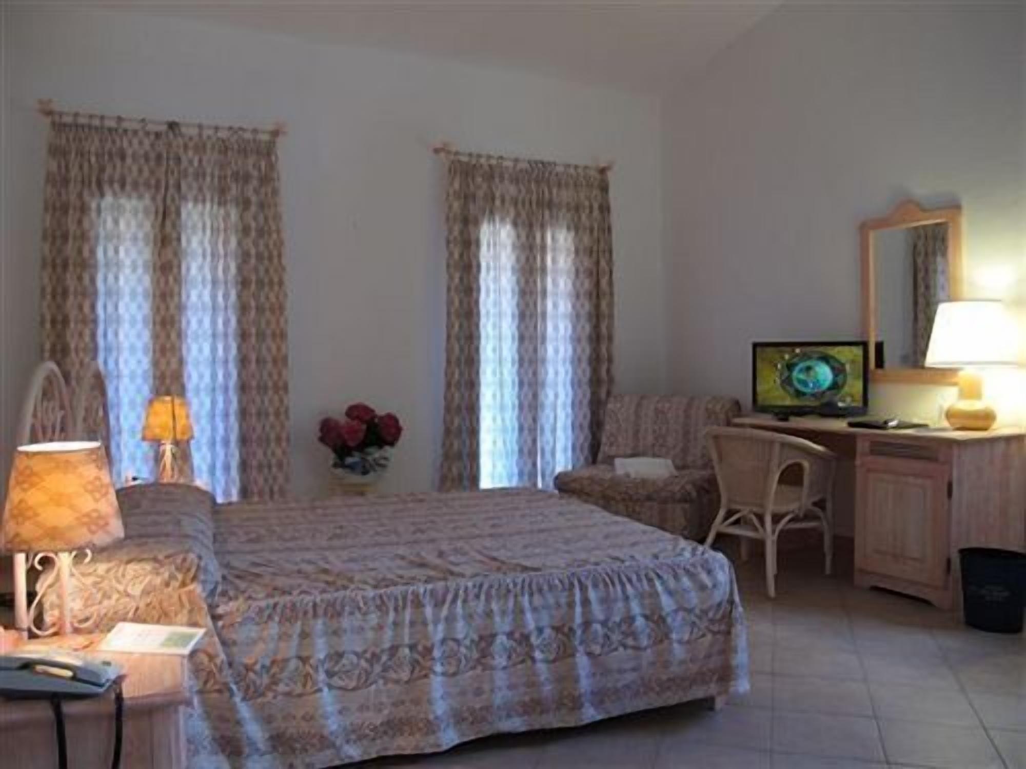 Godo Beach Hotel Baja Sardinia Zewnętrze zdjęcie